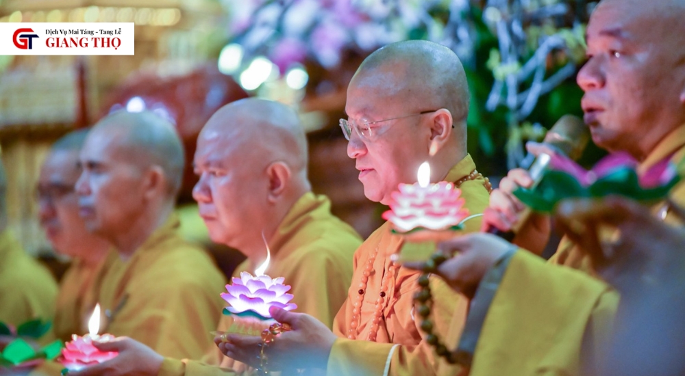Gửi tro cốt người thân ở chùa giúp hương linh được nghe kinh mỗi ng