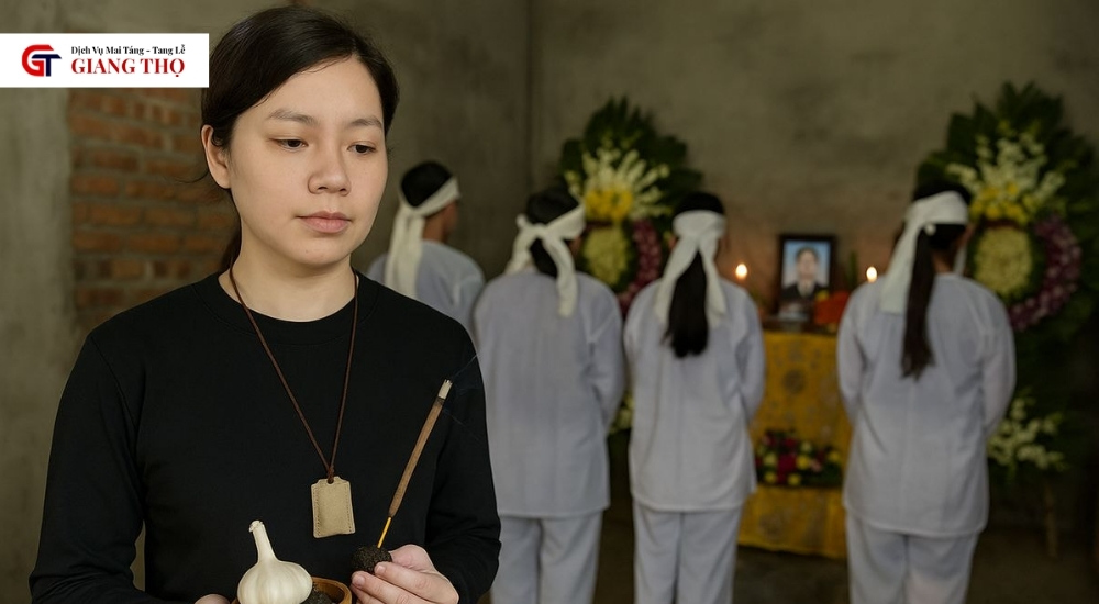 Đi đám tang mặc đồ gì