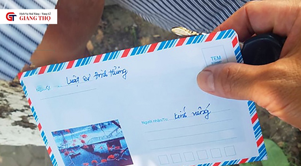 Đi viếng đám ma mua gì