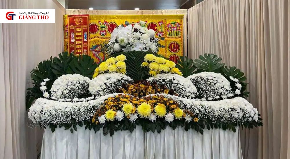 Giang Thọ đảm nhận mọi giai đoạn của tang lễ