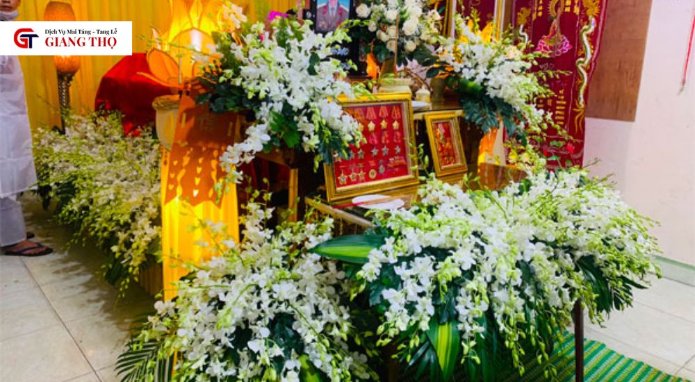 Gói tiêu chuẩn bao gồm nghi thức cơ bản cùng trang trí lễ tang, xe tang hiện đại