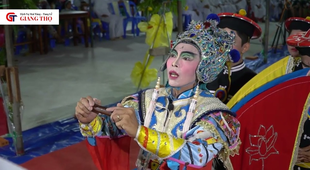 Lễ chèo hầu tại Khách Đình trong lễ tang của người Cao Đài