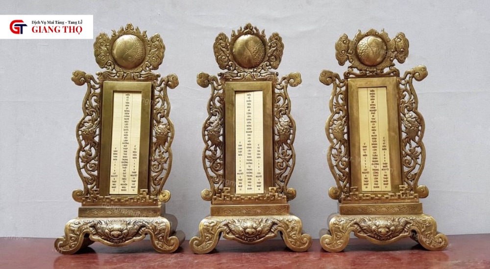 Lập khay vong cần ghi đầy đủ thông tin người quá cố để an vị linh hồn