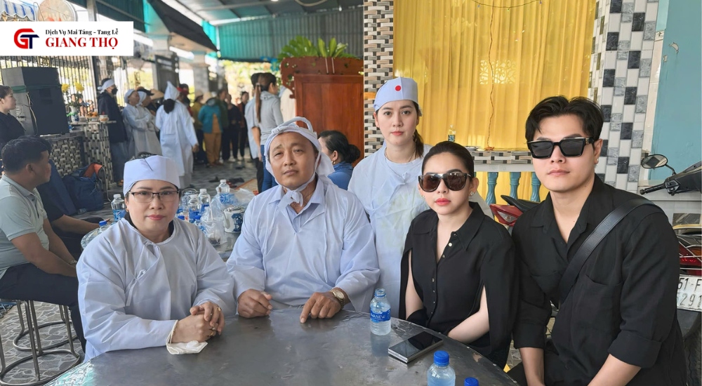 Người có họ hàng ruột thịt gần với người mất phải chịu tang