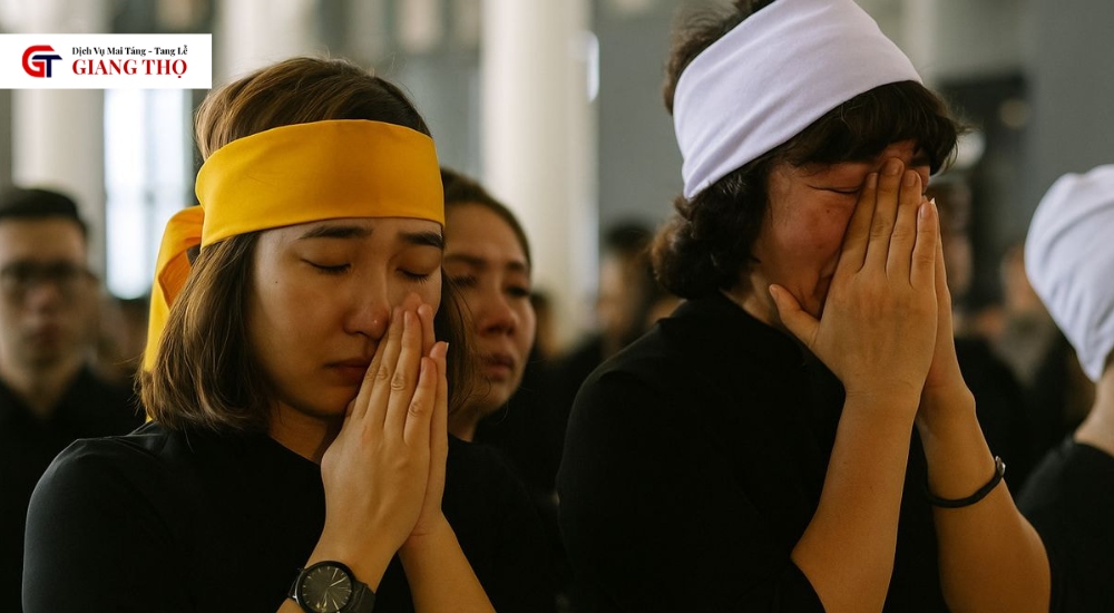 Khăn tang vàng dành cho chắt