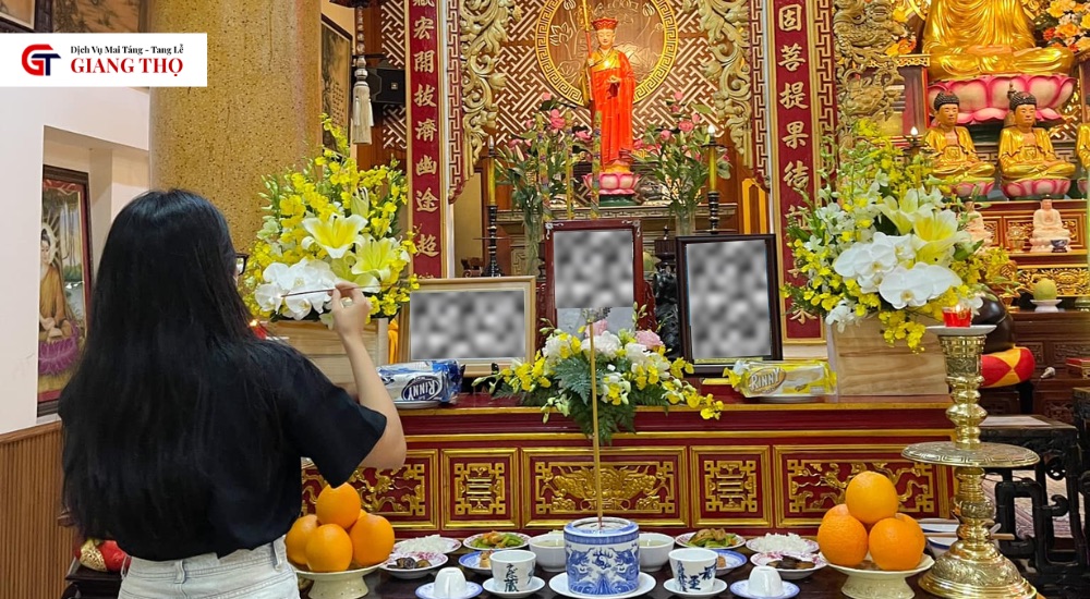 Lời cầu nguyện thành tâm giúp xoa dịu và dẫn lối linh hồn người đã khuất