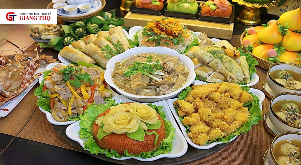 Bố trí mâm cúng tuần chu đáo, thể hiện lòng thành kính và tưởng nhớ người đã khuất
