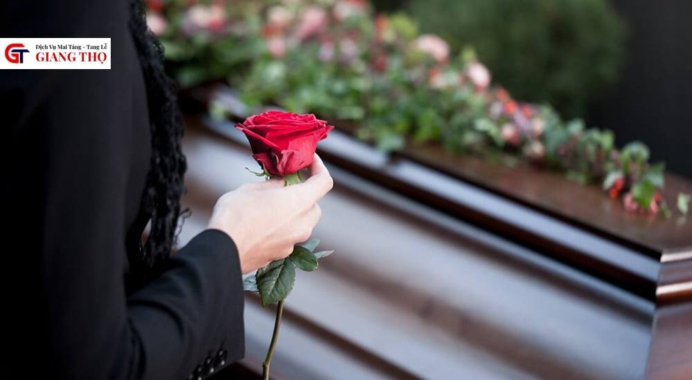 khi người thân mất nên làm gì đầu tiên