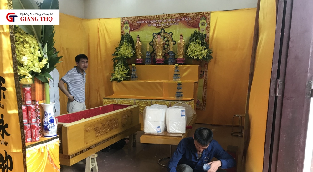 nên tổ chức tang lễ tại nhà hay nhà tang lễ