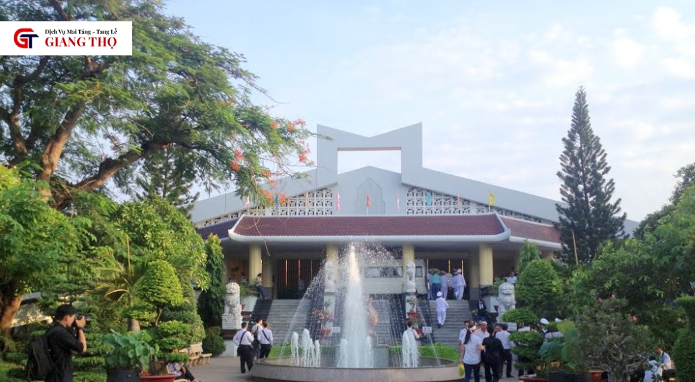 nên tổ chức tang lễ tại nhà hay nhà tang lễ