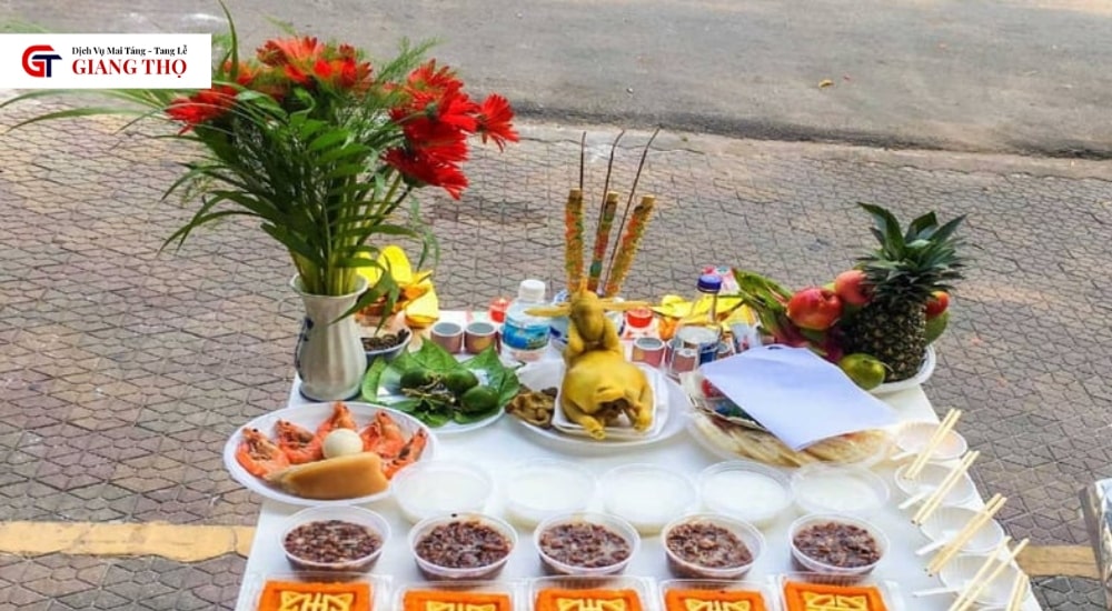 Gia đình làm lễ An Sàn trình báo với Thổ Công