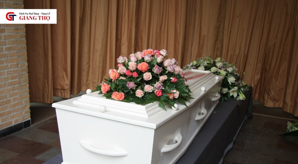 Màu sắc quan tài thể hiện sự tôn kính và phù hợp nghi thức hỏa táng